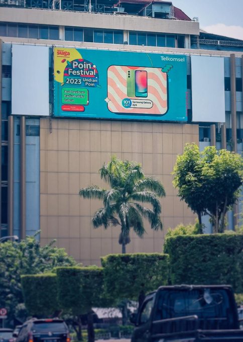 2023-11-telkomsel-videotron-simpang-lima-semarang-pt